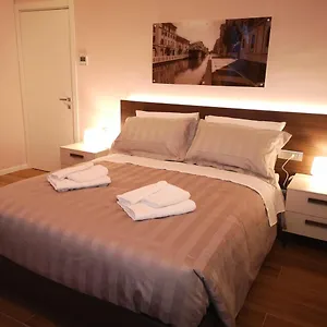 ** Bed & Breakfast 2 Navigli Italia
