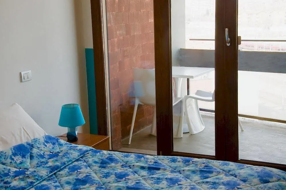Hotel Charme House Stazione Boloňa